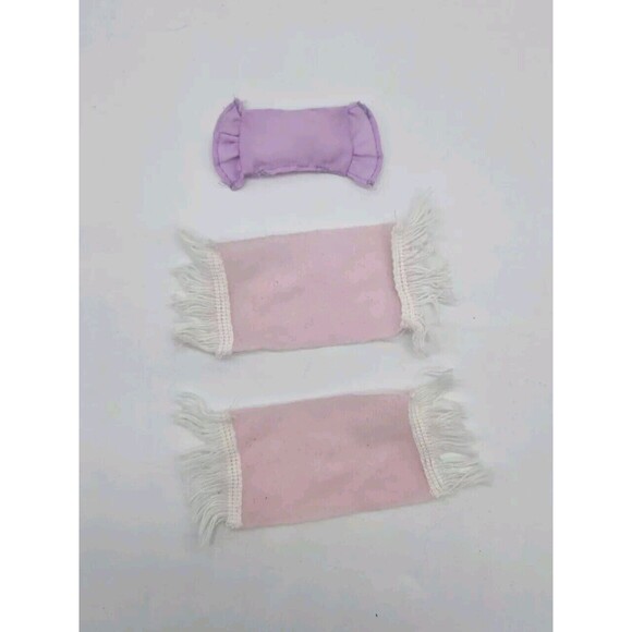 Vintage 1980s Barbie Dream House Rugs? And Pillow Mattel Accessories Doll House - Picture 2 of 9